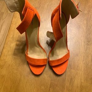 Orange heel